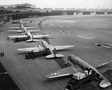 http://upload.wikimedia.org/wikipedia/commons/thumb/b/ba/c-47s_at_tempelhof_airport_berlin_1948.jpg/220px-c-47s_at_tempelhof_airport_berlin_1948.jpg