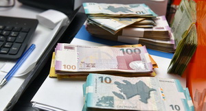 manat 1